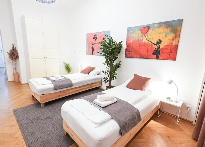 Apartment Three Bedroom - Center Wien