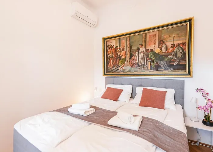 Three Bedroom - Center * Wien