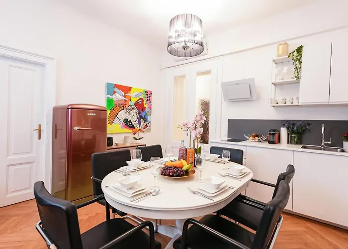 Apartment Three Bedroom - Center Wien