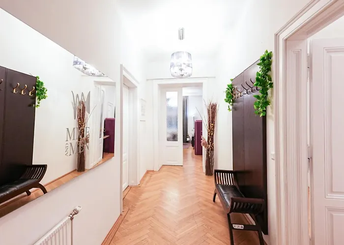 Three Bedroom - Center * Wien